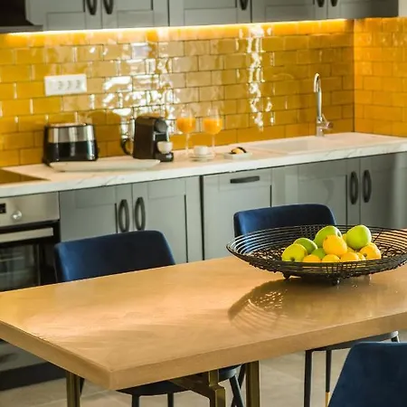 Joyana فيلة سفوروناتا